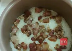 Illustration of how to make cured rice in rice cooker 4