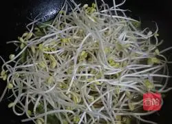  Illustration of how to make braised beans and noodles 12