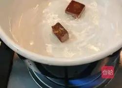 Illustration of how to make Lantern Festival with wolfberry wine 2