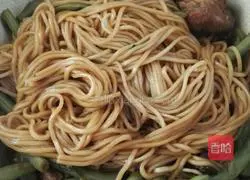 Illustration of how to make braised pork short ribs and beans with noodles 10