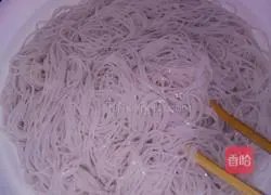 Illustration of how to make fried rice noodles 1