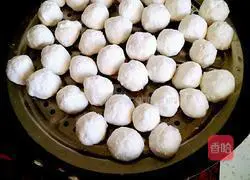 Illustration of how to make Yuanxiao wraps 7