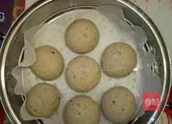 Illustration of how to make homemade low-sugar ten-grain rice steamed buns with bread machine 8