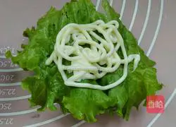 Illustration of how to make rye and black rice hamburgers 18