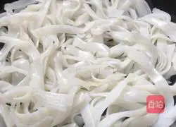 Illustration of home-baked rice noodles 5