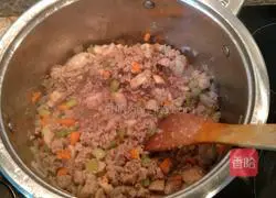 Illustration of how to make authentic pasta sauce salsa bolonesa 10