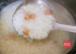 Illustration of how to make peanut rice porridge 4