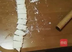 Illustration of how to make meat buns, flower rolls and wheat ears flower buns 7