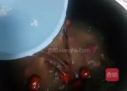 Illustration of how to make purple sweet potato and red date porridge 9