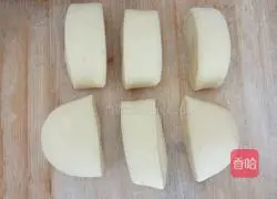 Illustration of how to make butterfly flower rolls 10