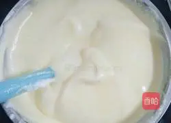 Strawberry Box Cake Recipe Illustration 8