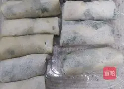 Illustration of how to make shepherd's purse spring rolls 6