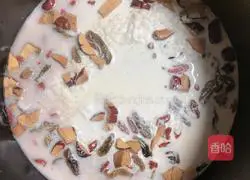 Illustration of how to make coconut milk and five-grain eight-treasure rice 6