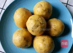 Sophora flower corn flour steamed bun recipe illustration 6