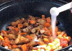 Illustration of how to make braised pork belly rice 14