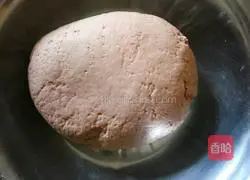 Illustration of how to make two-color flower rolls 5