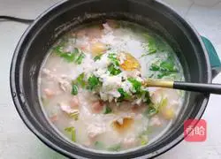 Illustration of Preserved Egg and Lean Pork Porridge 10