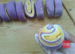 Illustration of how to make three-color flower rolls 7