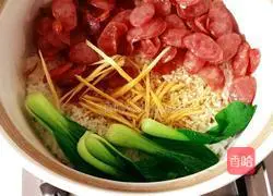 Illustration of how to make claypot rice 8