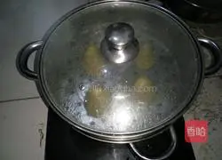 Illustration of how to make prunes and vegetable steamed buns 9