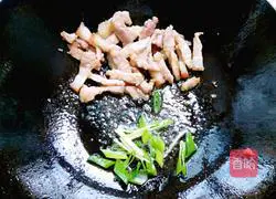 Illustration of Homemade Bean Braised Noodles 4