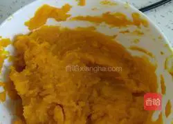 Illustration of how to make pumpkin hair cake 3