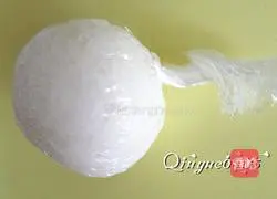 Illustration of how to make football rice balls 2