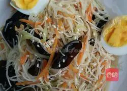 Illustration of how to make fried three-strand rice noodles 4