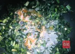 Illustration of how to make leek boxes 3