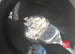 Illustration of how to make stir-fried rice noodles with chives 2