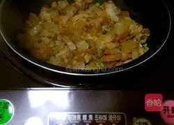 Illustration of how to make baked rice with peas and bacon 7