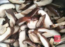 Illustration of how to make mushroom, lean meat and millet porridge 13