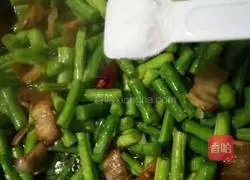 Illustration of how to make braised beans and noodles 7