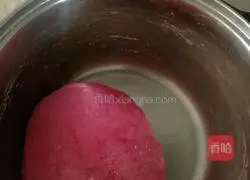 Illustration of how to make two-color linseed pink flower rolls 3