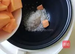 Illustration of how to make sweet potato porridge 5