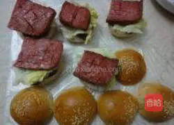 Illustration of how to make burgers 10