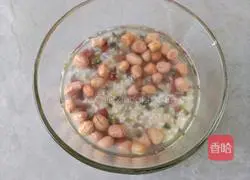 Illustration of how to make red dates, longan and eight-treasure porridge 2