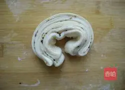 Illustration of how to make sesame rolls 12