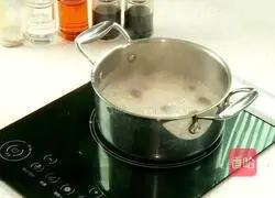 Illustration of how to make red dates and peanut porridge 3