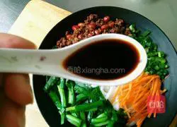 Yunnan Miscellaneous Sauce Rice Noodles Recipe Illustration 8