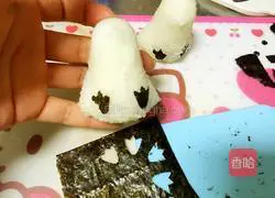 Illustration of how to make penguin rice balls for children 3