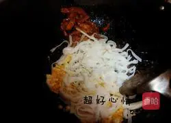 Illustration of how to make fried rice noodles 7