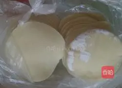 Illustration of how to make pot stickers stuffed with lotus root and meat 16