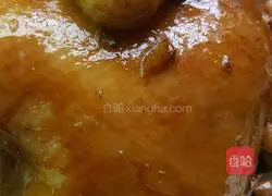 Illustration of rice cooker baked chicken with ginger 7