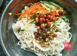 Illustration of how to make saliva cold noodles 9