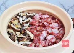 Illustration of how to make sausage clay pot rice 11