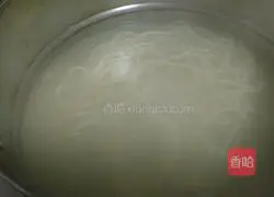  Illustration of home-style braised noodles 10