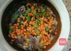 Illustration of how to make preserved meat clay pot rice 7