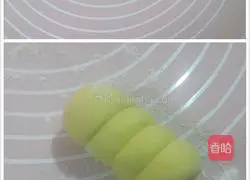 Illustration of how to make pumpkin ham sausage rolls 7