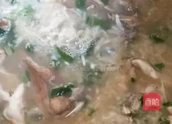 Fish head Illustration of how to make beef porridge 6